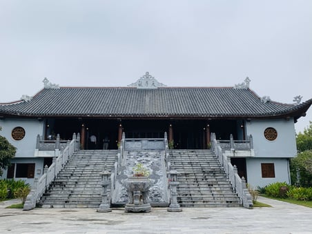 フート省墓地公園のTHIEN LONG寺2